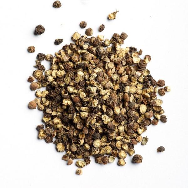 "Premium Cracked Black Pepper: Bold Flavor Burst for Culinary Excellence"